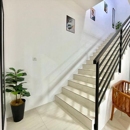 Hanan Homestay Klebang Ipoh With A View Of Mount Korbu, For Musl!M Only!! ภายนอก รูปภาพ