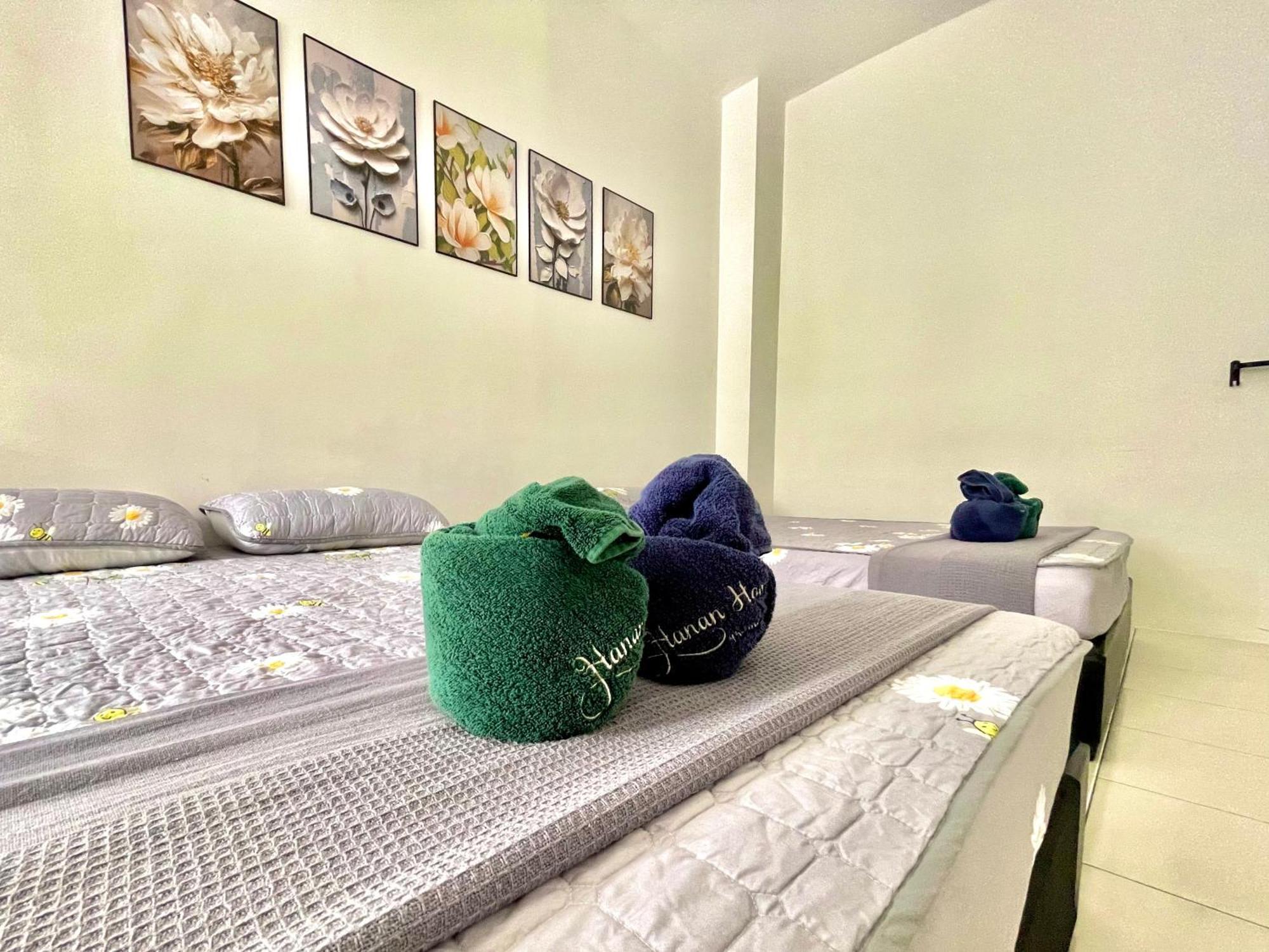 Hanan Homestay Klebang Ipoh With A View Of Mount Korbu, For Musl!M Only!! ภายนอก รูปภาพ